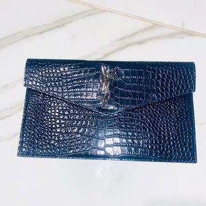 UPTOWN POUCH IN CROCODILE EMBOSSED SHINY LEATHER